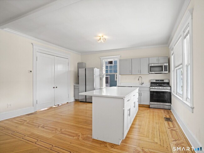 Photo - 1911 Summer St