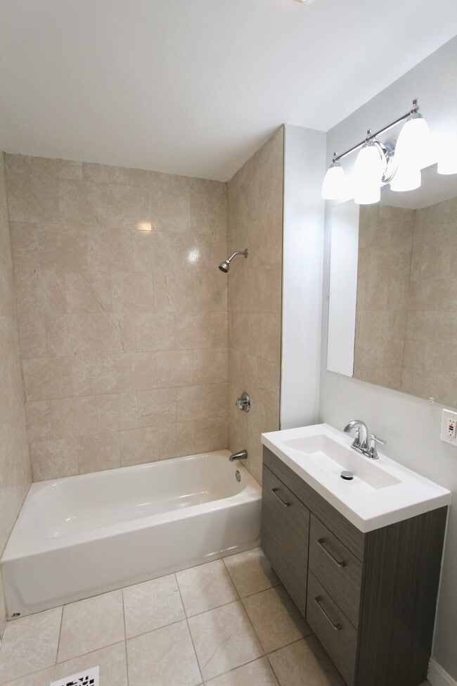 Photo - 203 Westville St