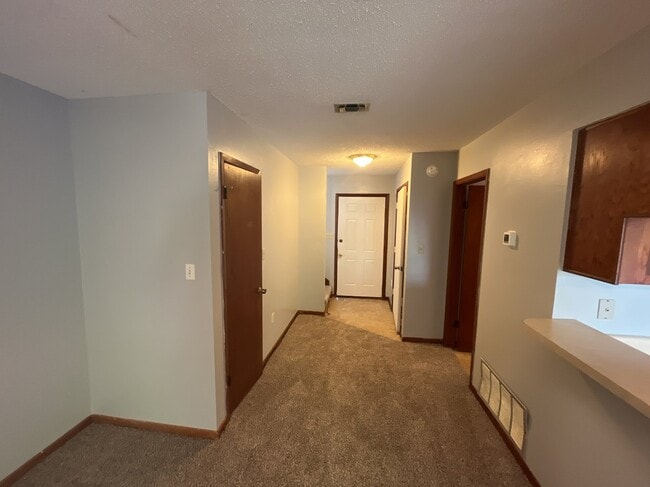 Photo - 320 Olympia Ct