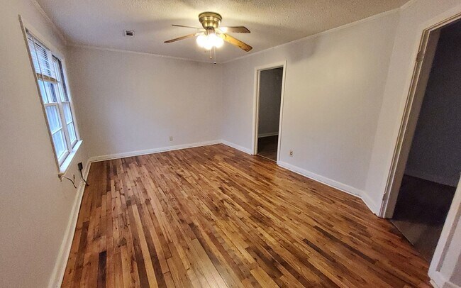 Photo - Duplex Convenient to Shaw!