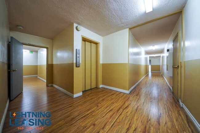 Photo - 700 Irolo St Unit 10