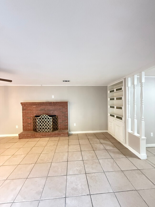 Photo - 27 Ford Loop