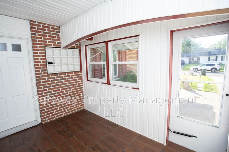 Photo - 61 Pennant Ln