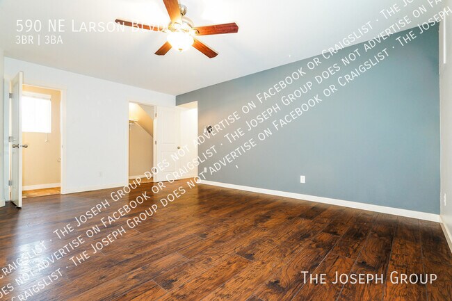 Photo - 590 NE Larson Blvd