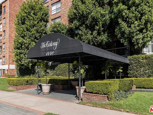 Front of Building - 1440 Veteran Ave Unit 509