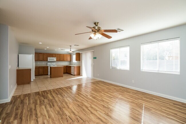 Photo - 16809 W Central St