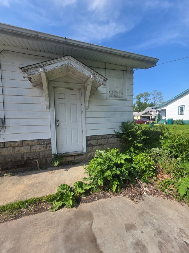 Photo - 1705 E N St