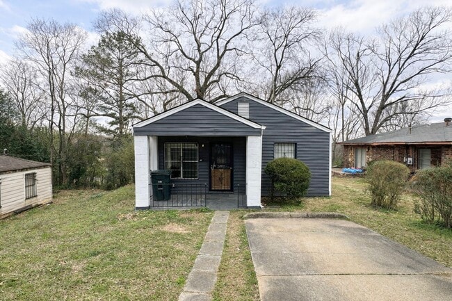 Building Photo - 249 Gloria Rd SW