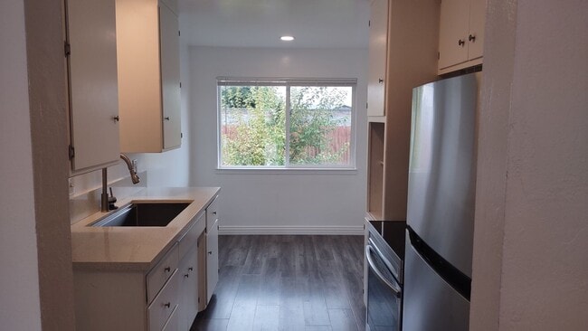 Photo - 5800 48th Ave