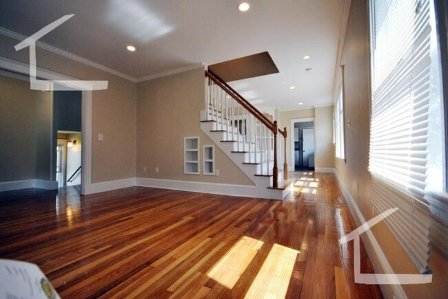Photo - Huge, fully renovated 4 bed 2 bath duplex!