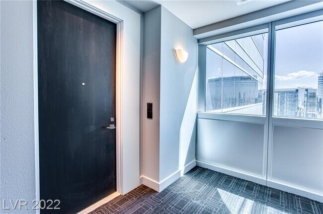 Photo - 4471 Dean Martin Dr Unidad 3710