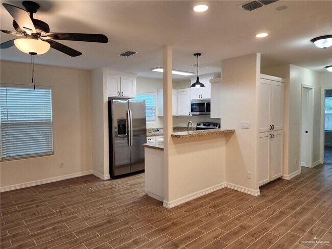 Photo - 14 E Champion St