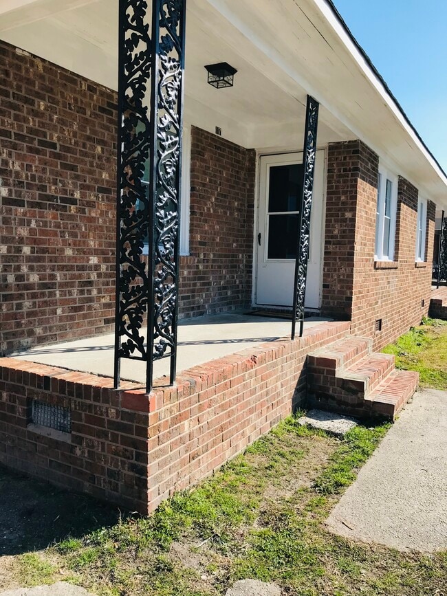 Building Photo - 585 S 7th St Unit 585