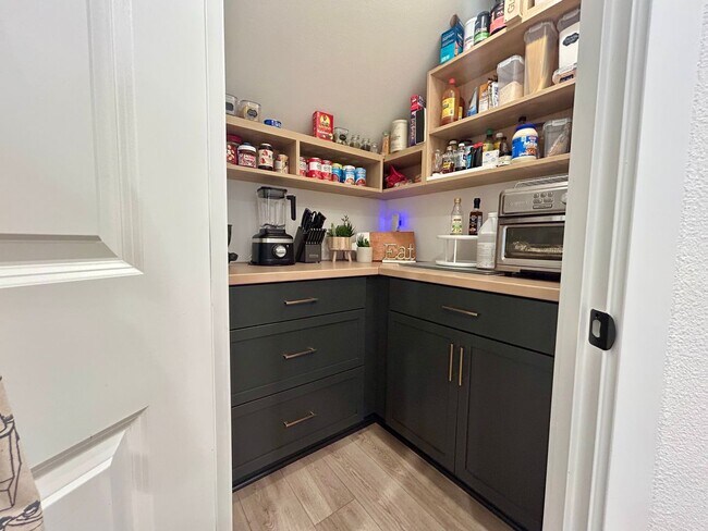 Photo - Beautiful Upgraded Vancouver Townhome!