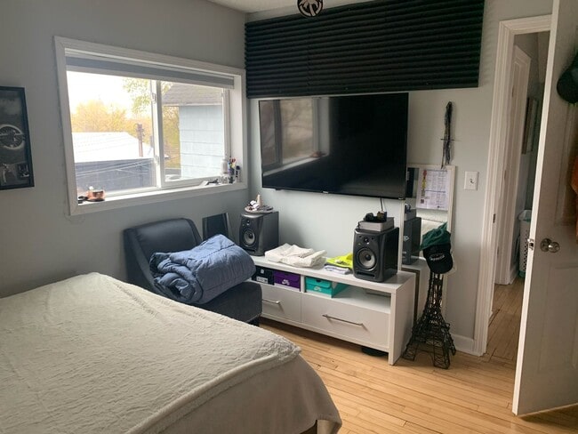 Photo - Single Family Home in Bryn Mawr - 3 bed 2 bath!