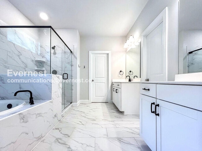 Photo - 504 Cunninghame Ct