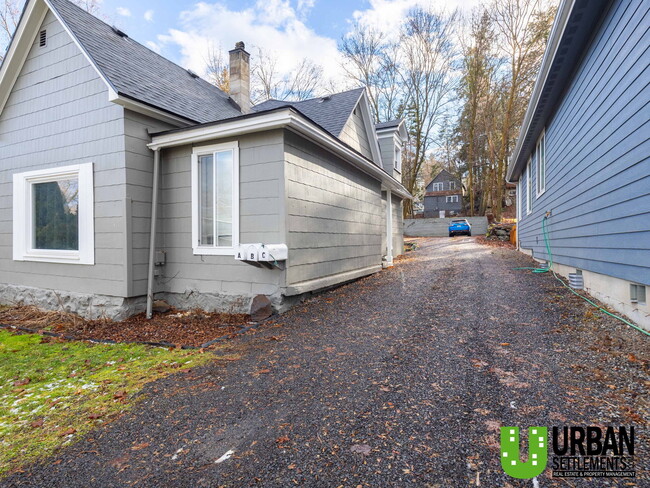 Photo - 370 E 8th Ave Unidad C