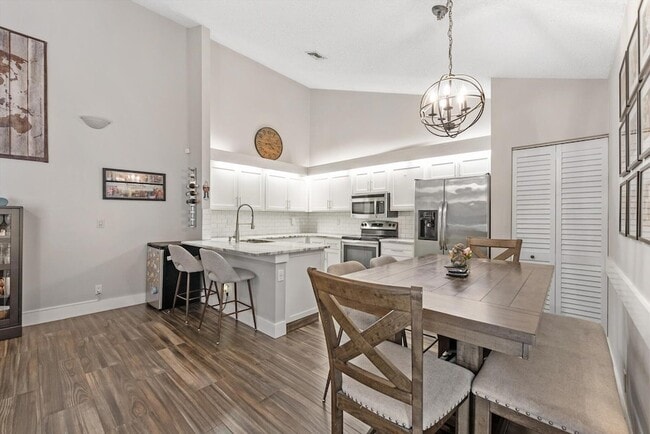 Building Photo - 203 Timberlane Cir
