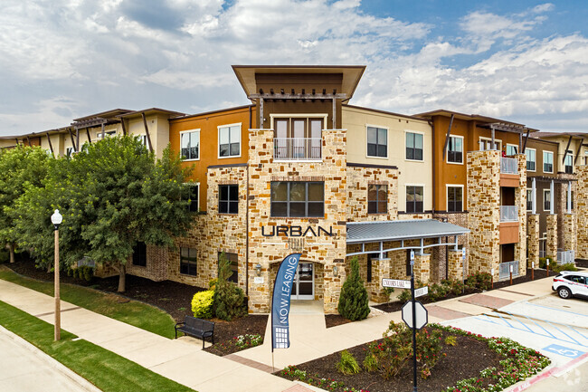 Building Photo - Urban Square Rental