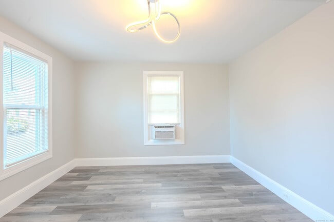 Photo - 37 Quintard Ave Unit 2