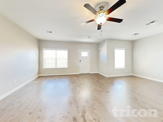 Photo - 925 Beverly Ct