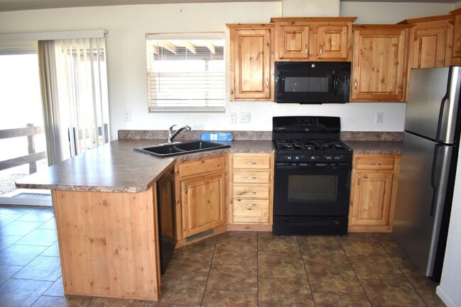 Photo - 404 Highway 82