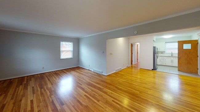 BEAUTIFUL and LARGE 2 Bedroom 1 Bath Apart... - BEAUTIFUL and LARGE 2 Bedroom 1 Bath Apart... Casa Adosada