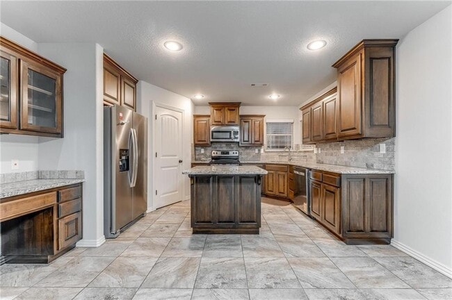 Photo - 1904 SW 18th St