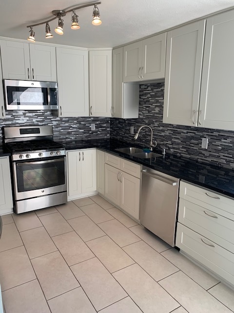 Building Photo - 11916 Venice Blvd Unit 1