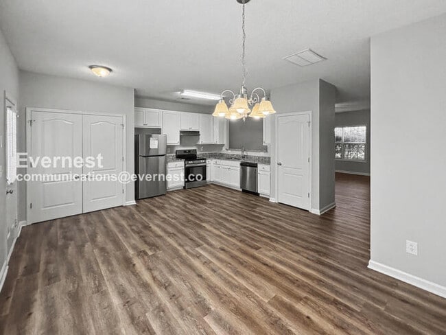 Photo - 8644 Thomas Ln