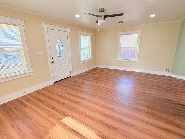 Photo - 210 Las Flores Ave