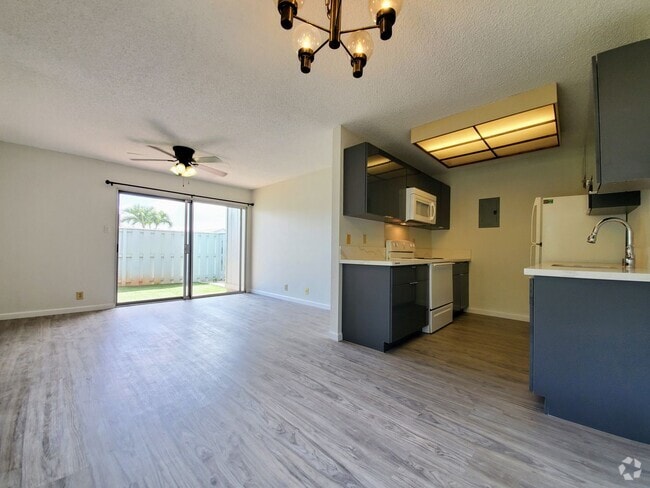 Building Photo - Rarely available! Upgraded ground floor 2b... Rental