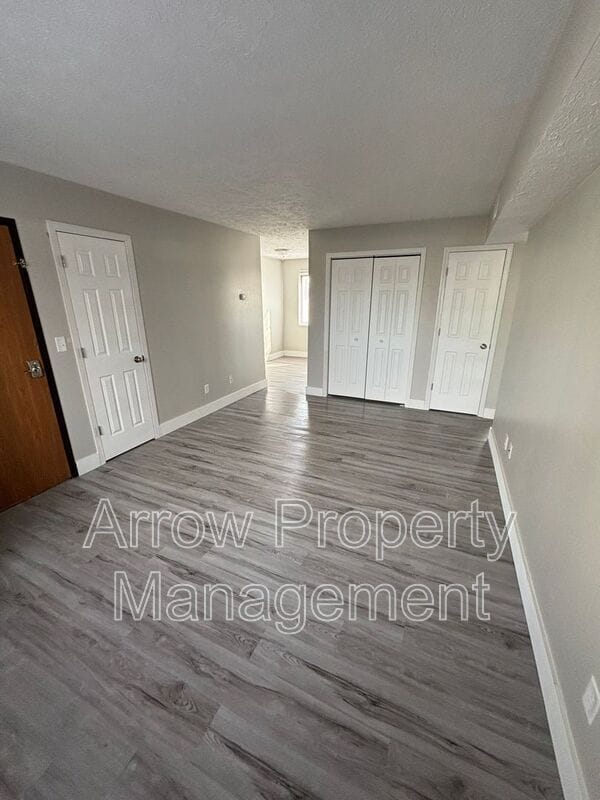 Photo - 2481 E 5th Ave