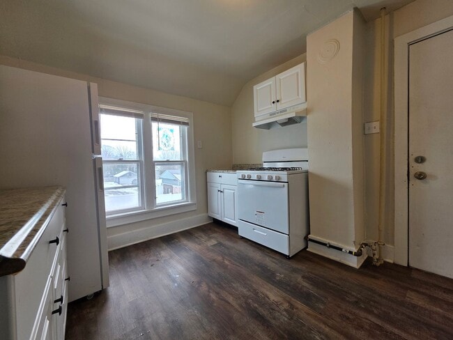 Building Photo - 1020 Berner St