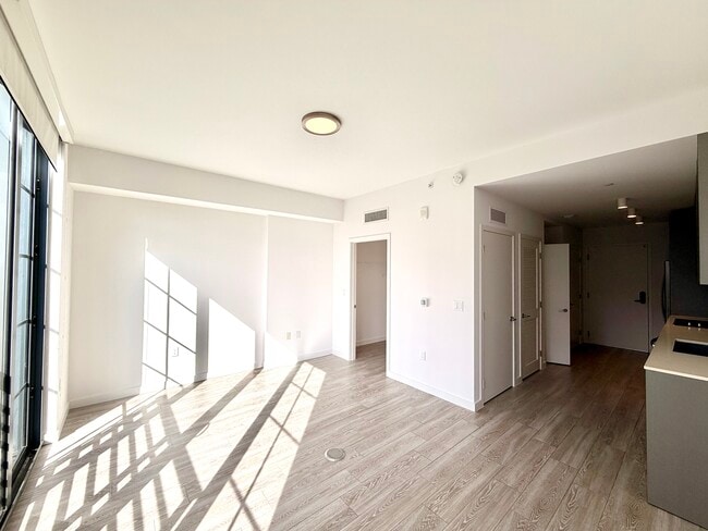 Photo - 328 NW 33rd St Unidad S10