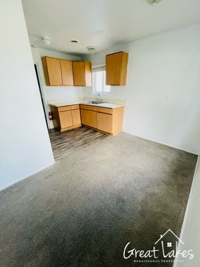 Beautiful 3 Bedroom 1 Bathroom now availab... House House Rental in