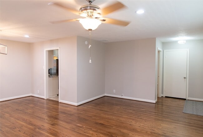 Photo - 8527 Greenbush St