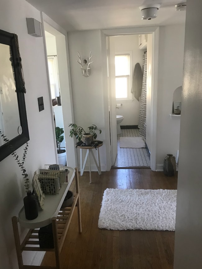 Photo - 4874 N Port Washington Rd Unidad 4