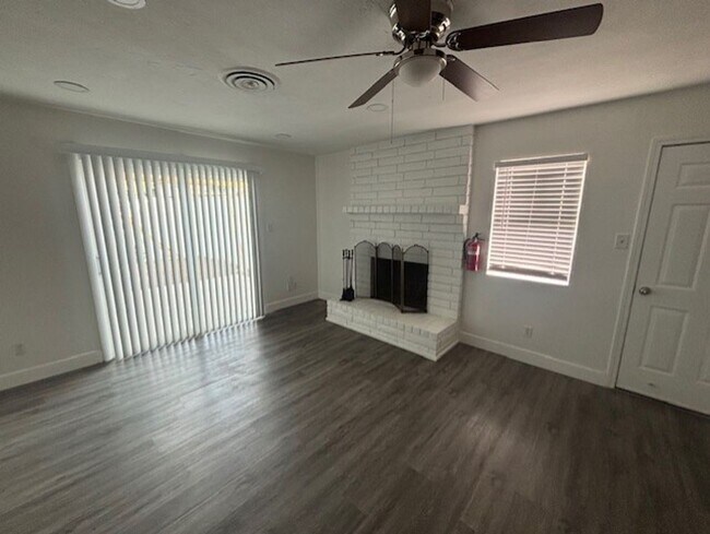 Photo - 2816 Ashe Rd Unidad C