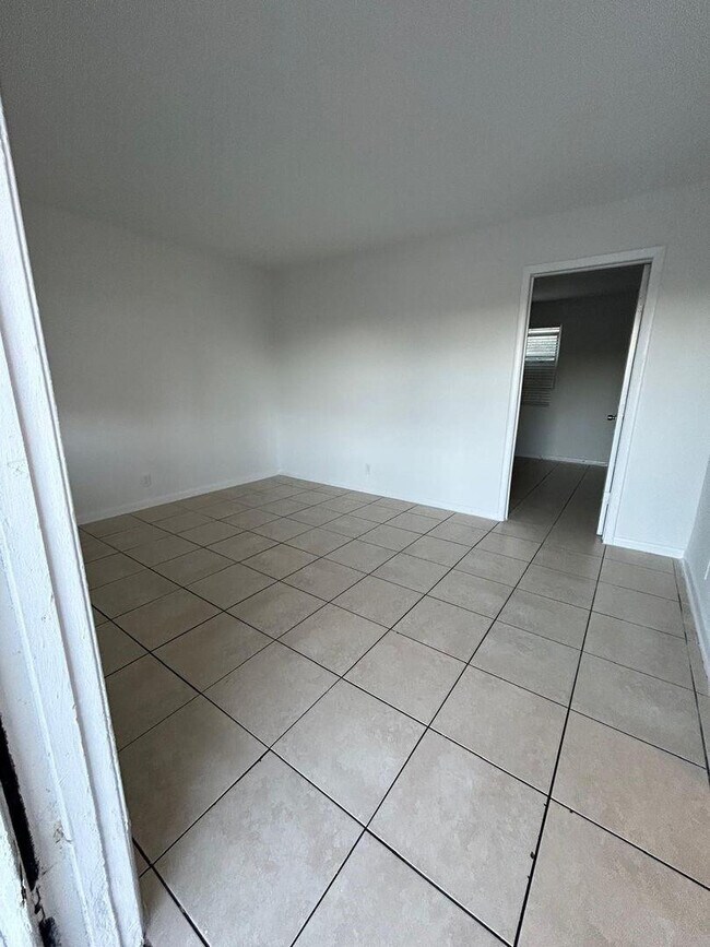 Photo - 123 Erie St Unidad 16