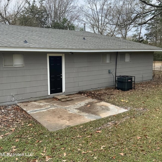 Photo - 1144 McCluer Rd