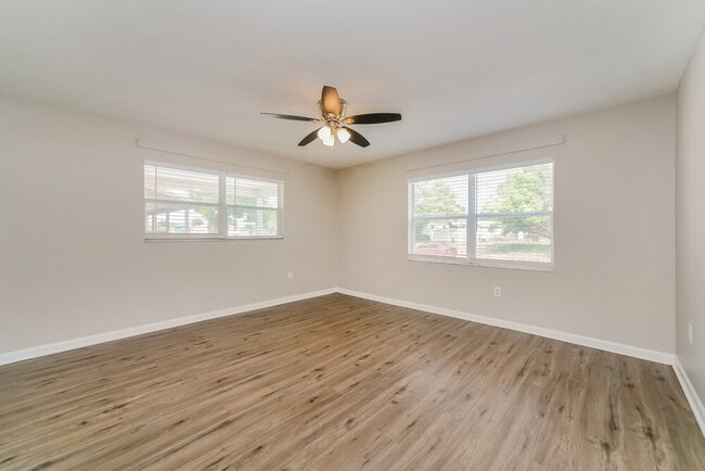 Photo - 309 Vaniman Ave