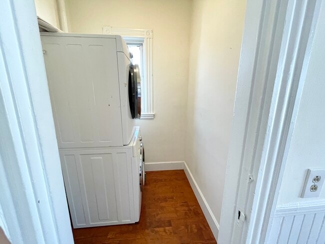 Building Photo - 19 Eastman St Unit 3 Rental