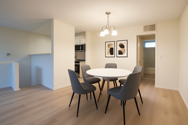 Photo - 4248 Whitsett Ave