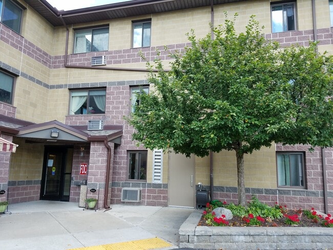 Building Photo - 200 Russet Ln Unit #200