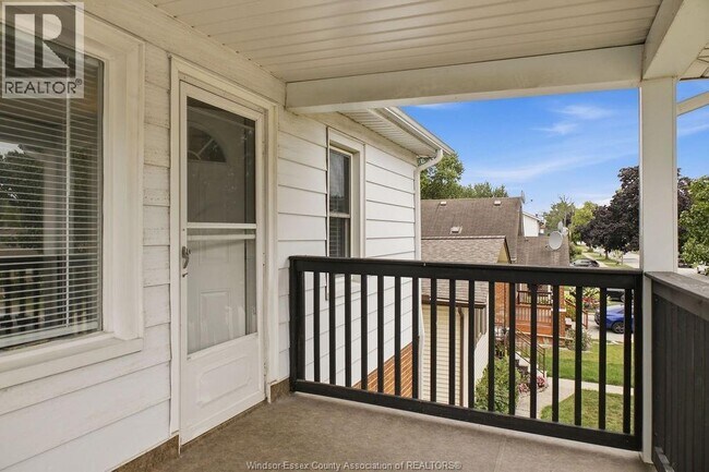 Photo - 1338 Bernard Rd