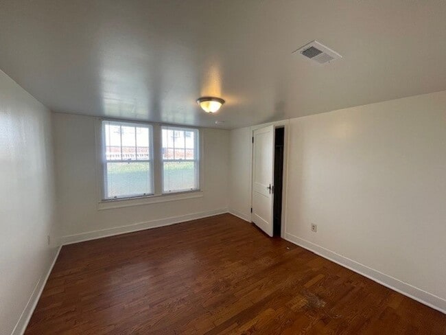 Photo - CHARMING MAIN LEVEL 1 BEDROOM APT NEAR THE LOVELY MARYVILLE COLLEGE CAMPUS
