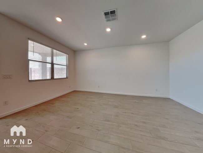 Photo - 17335 W Sunnyslope Ln