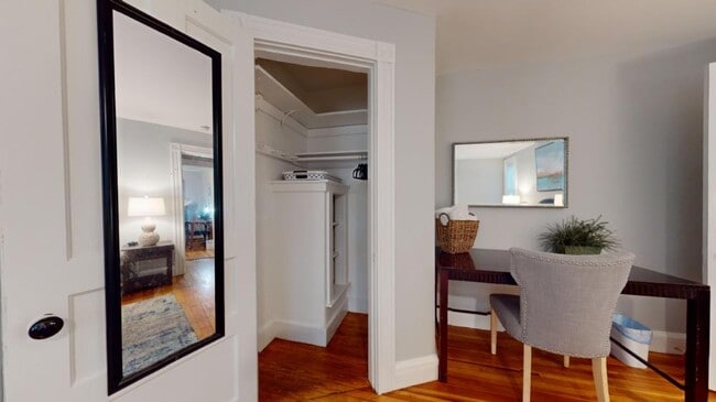 Photo - 3 bedroom in Newton MA 02458