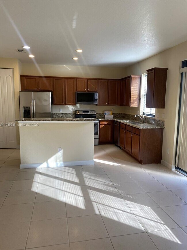 Photo - 9614 Waterview Way